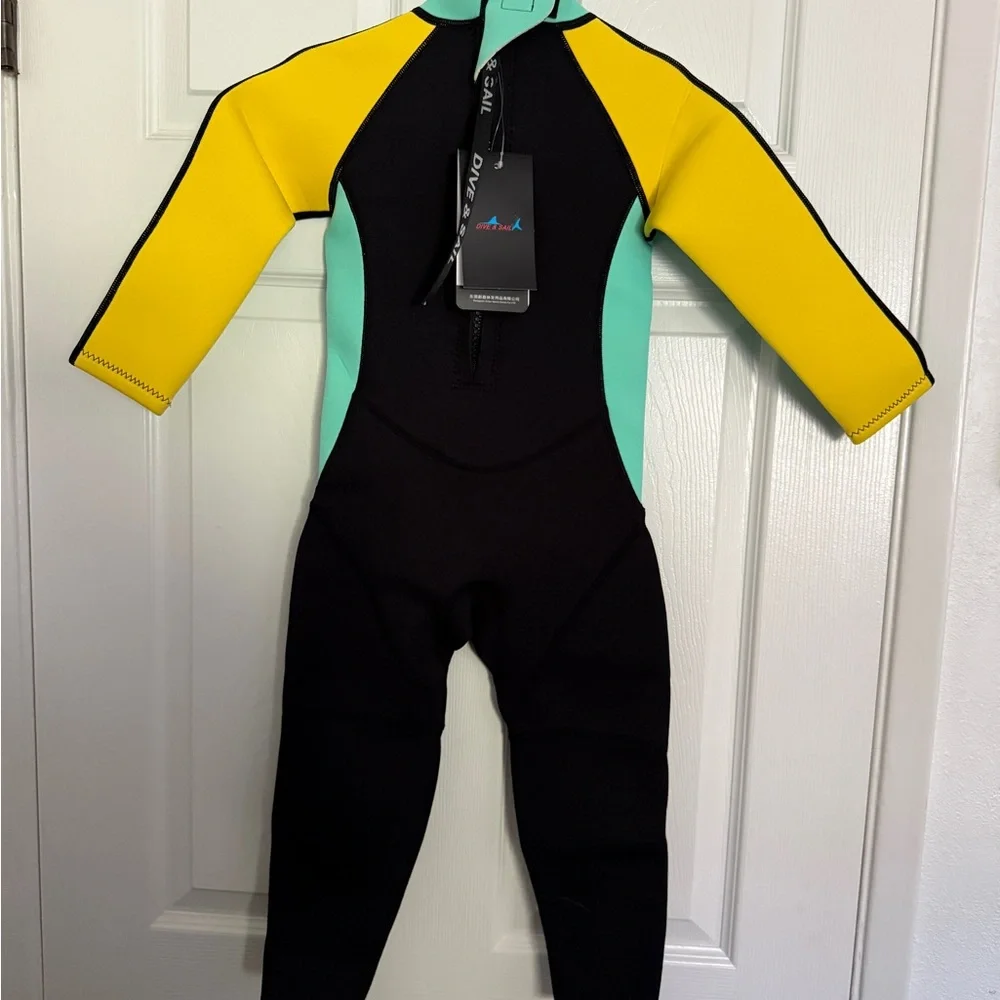 BRAND NEW- Dive & Sail Child/Youth Wet Suit